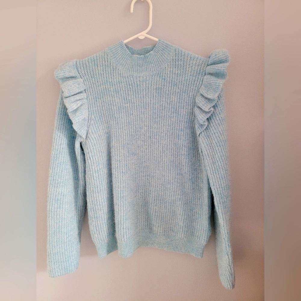 Cable Knit sweater with fluffy shoulder